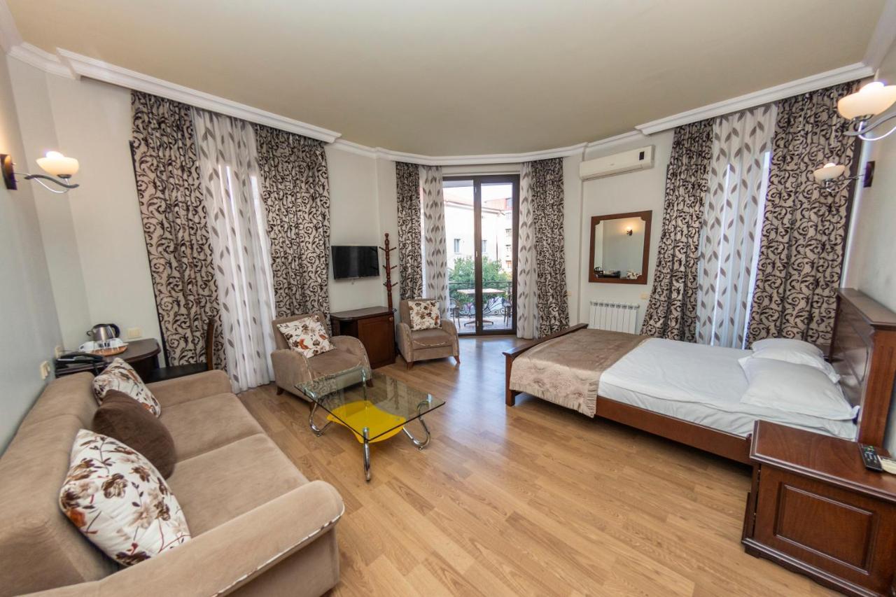 Eiffel Hotel Batumi Exteriér fotografie