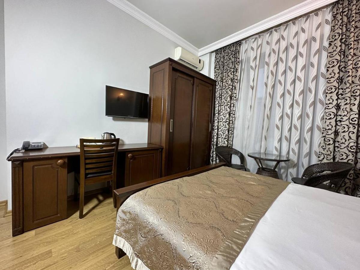Eiffel Hotel Batumi Exteriér fotografie