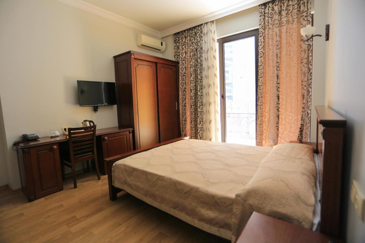 Eiffel Hotel Batumi Exteriér fotografie