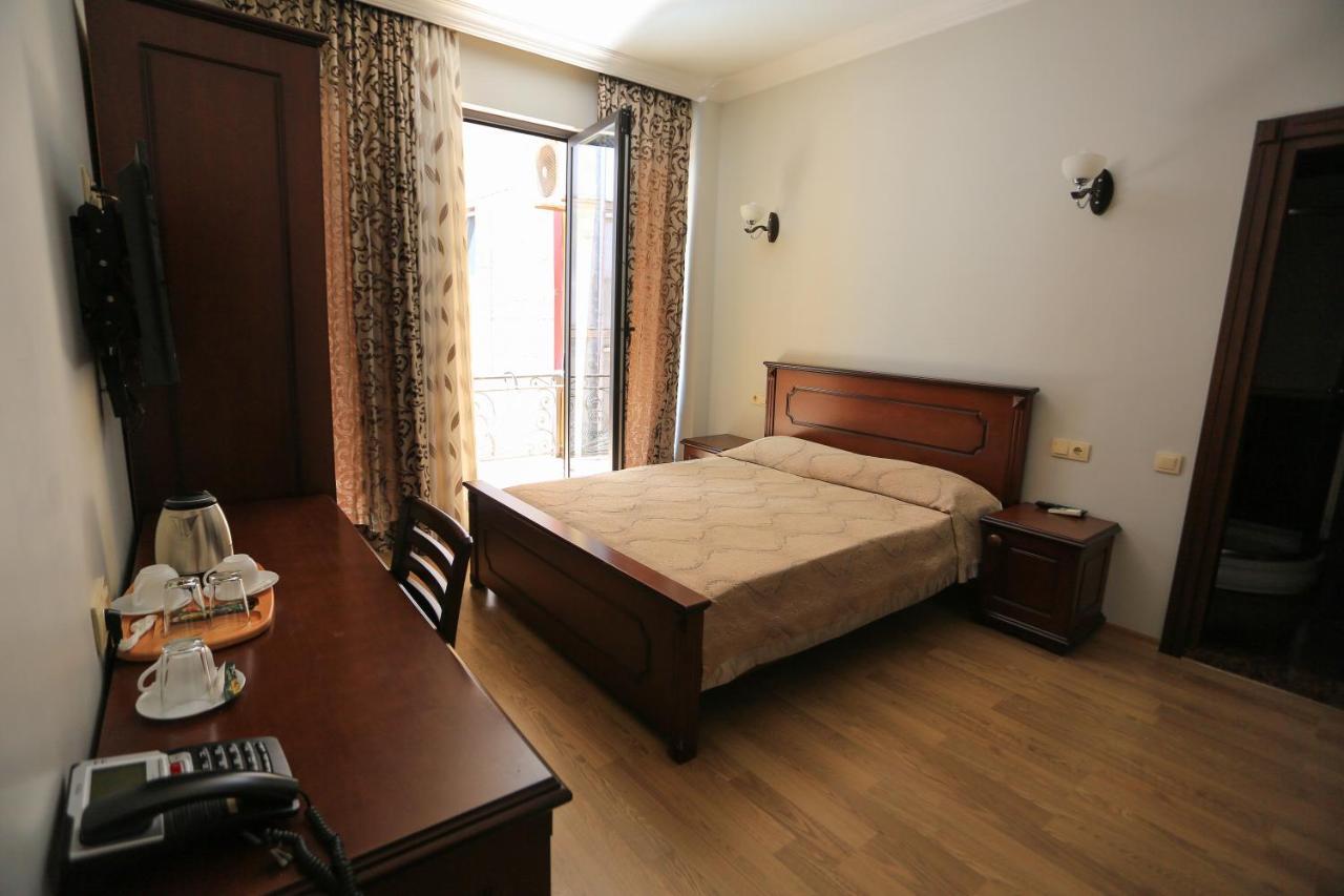 Eiffel Hotel Batumi Exteriér fotografie